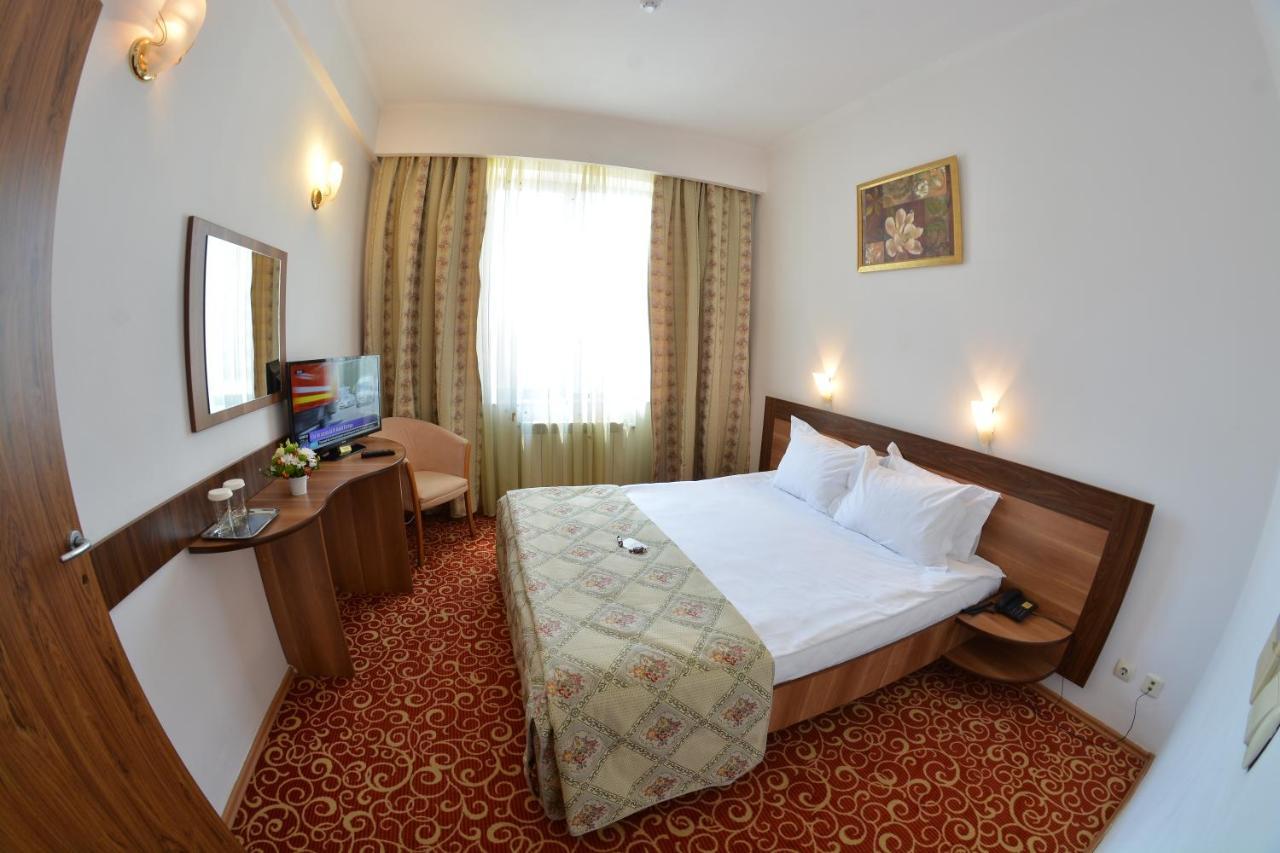 Hotel Central Ploieşti Exteriér fotografie