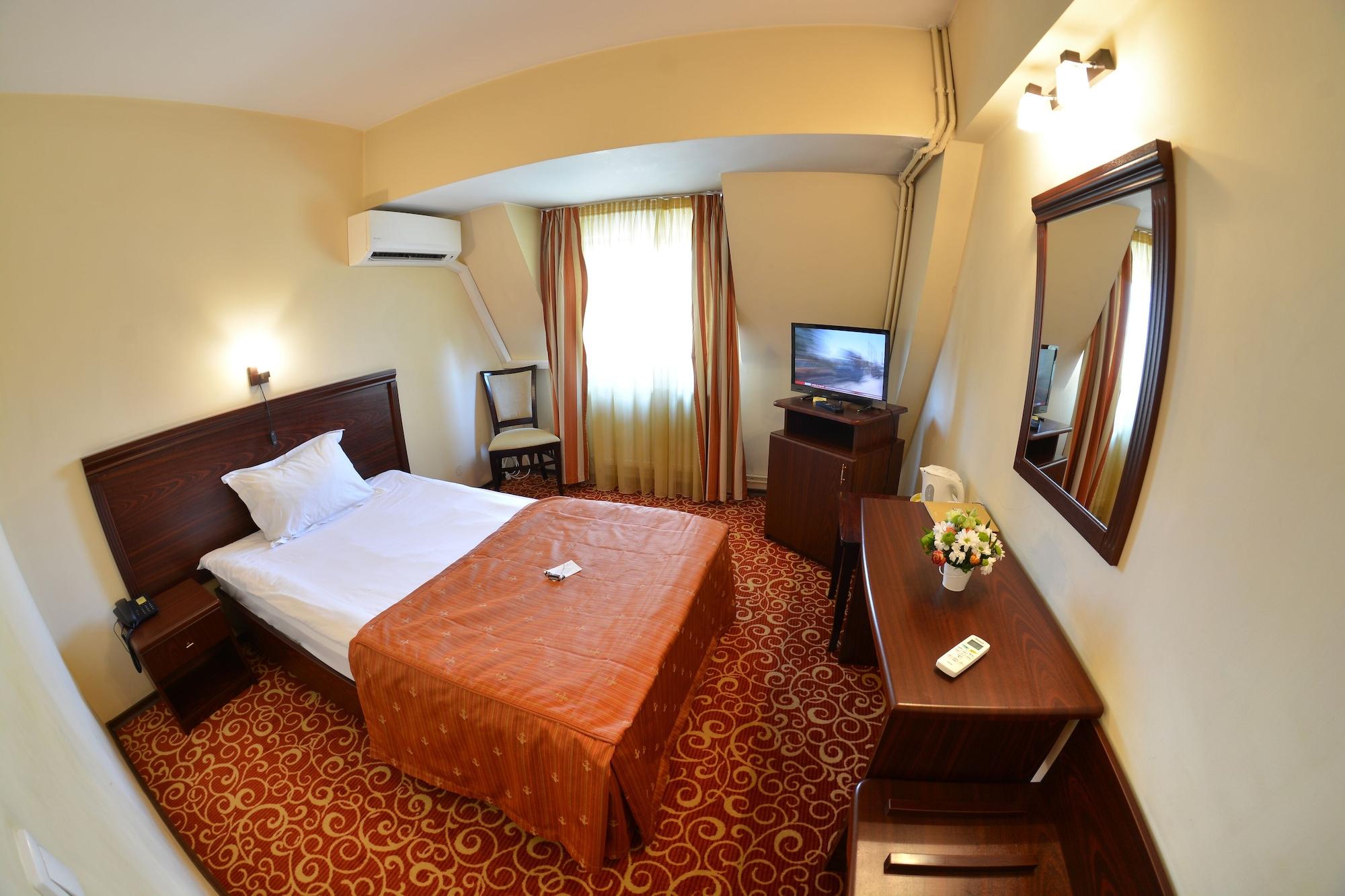Hotel Central Ploieşti Exteriér fotografie