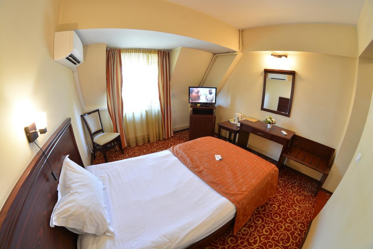 Hotel Central Ploieşti Exteriér fotografie